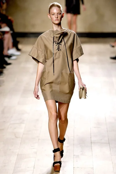 Look 14